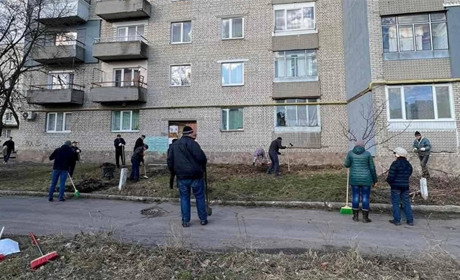Передвесняну толоку провели небайдужі мешканці будинків №39 і 41, що на вулиці Львівська у Соснівці
