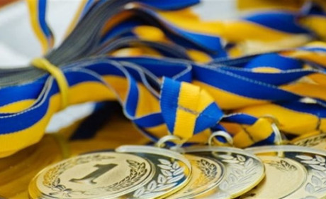 95 чернігівських школярів та школярок отримають за свої результати у навчанні золоті медалі
