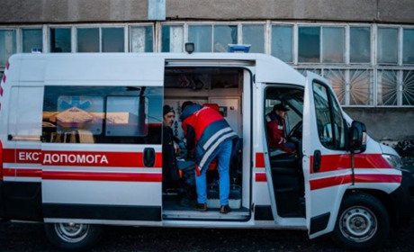 Окупанти скинули з дрона вибухівку на маршрутку в Херсоні