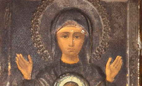 Бійці ЗСУ знайшли під завалами у Бахмуті старовинні ікони