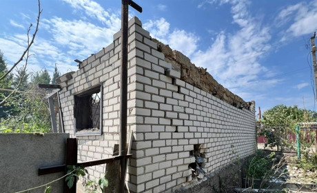 Російські терористи на Херсонщині атакувала житлові квартали: поранені 7 людей
