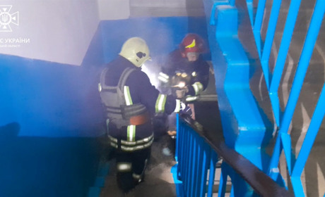 У Глухові горіла квартира. Рятувальники оперативно приборкали пожежу