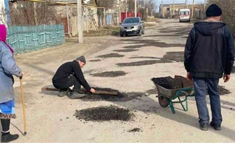 У Козацькому ремонтують дороги