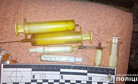 Поліцейські виявили наркопритон у Волноваському районі