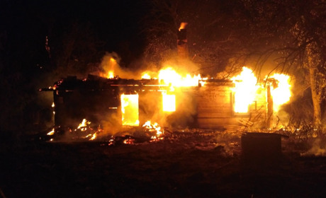 На Володимиреччині через спалювання сухої трави згоріло два будинки
