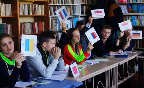 Поиграли в дипломатов: подростки Попаснянского района приняли участие в ролевой игре «Модель ООН»