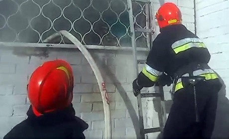 У Нетішині під час пожежі врятували двох людей: подробиці