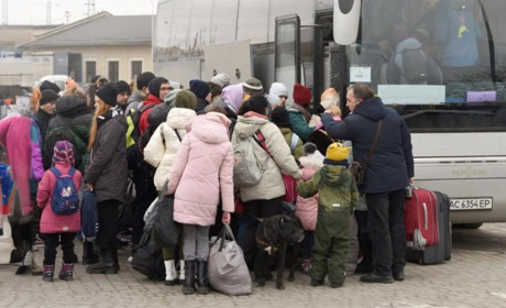 10 800 грн на дитину: Уряд допомагає евакуйованим сім'ям з Сумщини та Харківщини