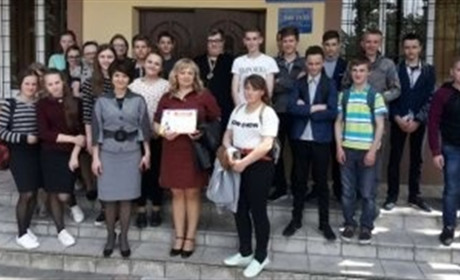 Володимирецькі школярі відвідали районний суд і спробували себе в ролі суддів