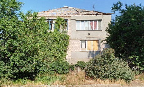 На Херсонщині російські терористи завдали ударів по соціальній інфраструктурі та житловим кварталам