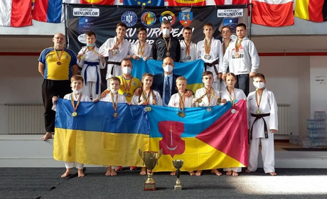 Каратисти зі Сватового здобули перепустку на чемпіонат світу, який відбудеться у Італії: подробиці