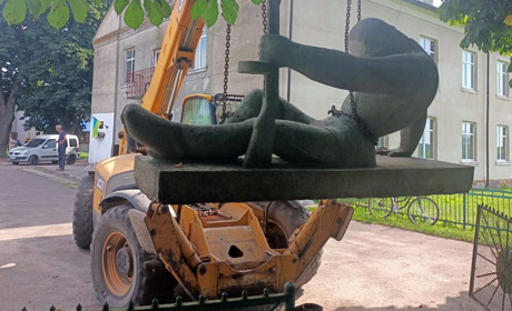 «Пам'ятникопад» монументальної пропаганди ворога у Червоноградському районі продовжується