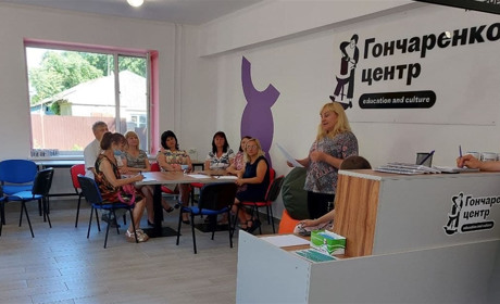 В Олешках на Херсонщині відкрили новий культурний центр — знайомимось та гортаємо фото