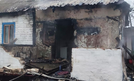 Пожежа: в селі Шубівка, що на Кагарличчині, вогонь пошкодив будинок