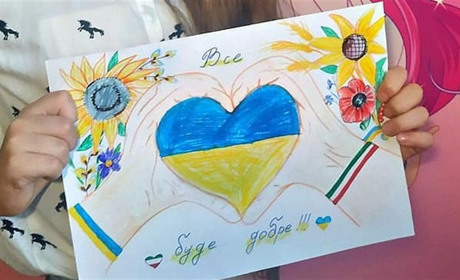 Кременецькі школярі долучилися до флешмобу на підтримку України та Італії