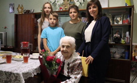 101-й день народження відсвяткувала берегиня великої і дружньої родини Зіновія Старчак