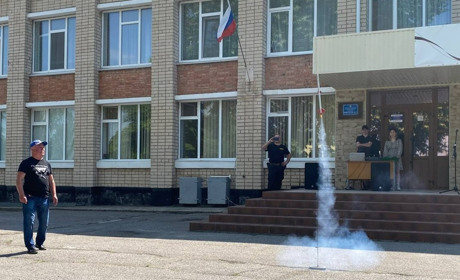 Пенсіонери, повії, діти: кому в окупації жити добре