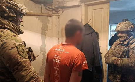 Втекли з військової частини, вбили двох людей і переховувалися на Житомирщині – їх затримали