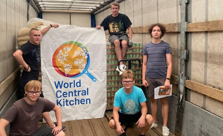Міжнародна організація World Central Kitchen допомагає переселенцям у Червоноградській громаді