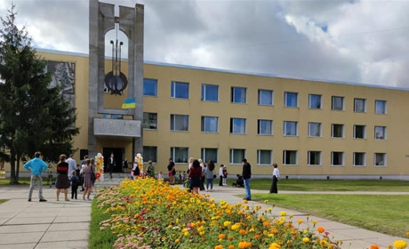Маленьких шосткинців запрошують до навчання у Дитячу школу мистецтв