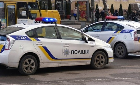 Це менти: поліцейські в Херсоні ігнорують виклики громадян після обстрілів