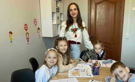 Вчителька з Сарненського району виграла грант на створення школи англійської