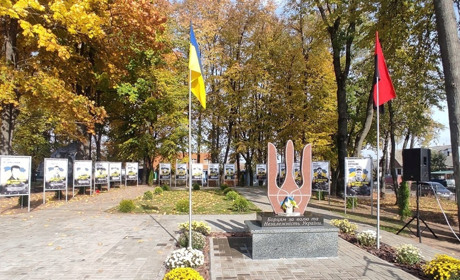 Алея слави в Городниці поповнилася банерами ще трьох загиблих Захисників України
