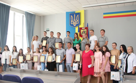 Відзначили активну молодь Ніжинської громади