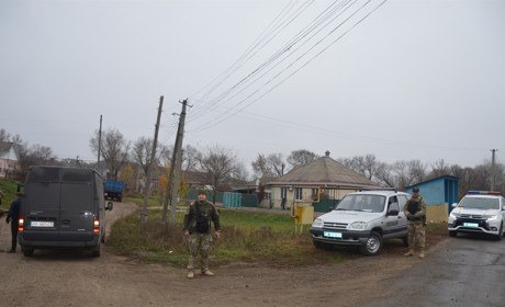 У Сватовому і районі 100 силовиків відпрацьовували населені пункти: Для чого і що знайшли