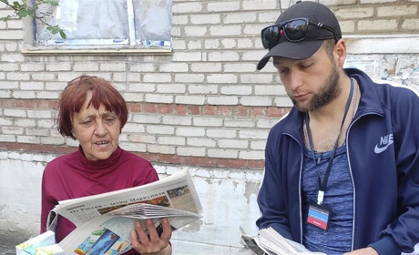 Як росіяни поширюють пропаганду у Волновасі, повертаючи місто у радянські часи
