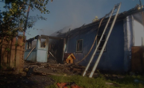 На Сарненщині рятувальники витягли з вогню чоловіка