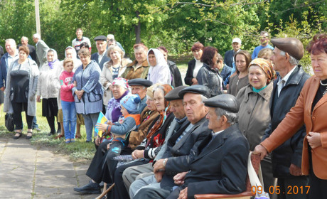 Петрівчани у 72-у річницю Перемоги згадували загиблих земляків