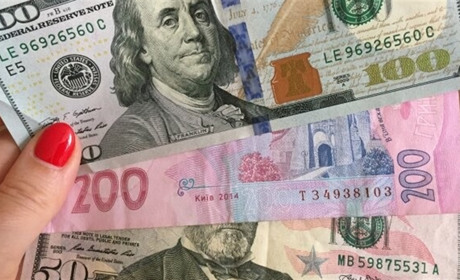 Курс валют: долар, євро і навіть рубль підскочили