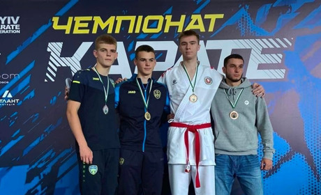 Звягельські каратисти здобули 13 медалей на чемпіонаті Києва