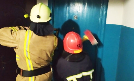У Вараші в квартирі знайшли тіло мертвого чоловіка