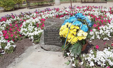 На бульварі Андрющенка буде пам’ятний знак на честь Конституції України  