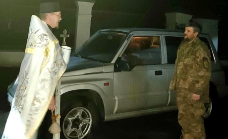 Дванадцятий автомобіль передали з Ніжинської Покровської парафії захисникам