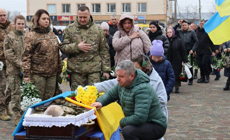 У Сарнах попрощалися з 56-річним офіцером ЗСУ Валентином Головіним