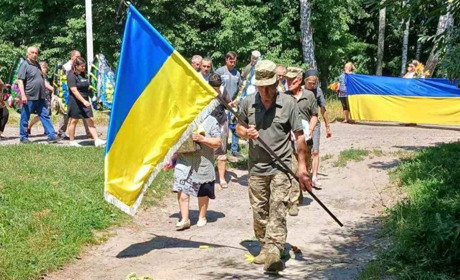 Менщина попрощалася з Героєм — Юрієм Куценком