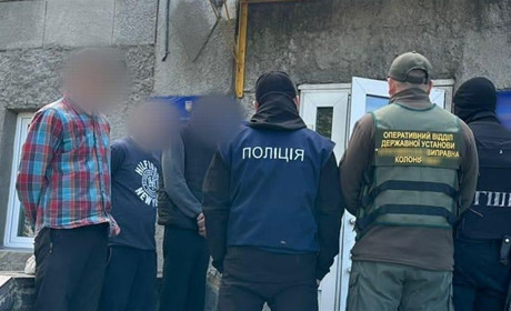 У колонії в Миколаївській області в'язні організували шахрайське угруповування: поліція