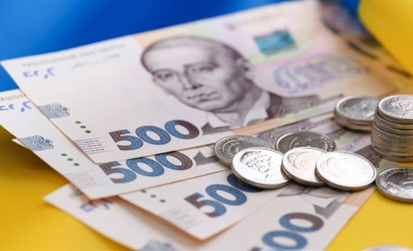 Разові грошові виплати до Дня Незалежності України: хто та скільки коштів отримає