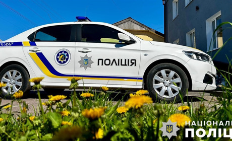 У Звягелі поліцейські розшукали зниклого хлопчика, а в Баранівці водійці допомогли замінити колесо