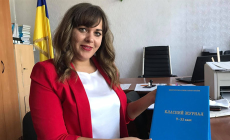 Гасло Петропавлівської ЗОШ №1 незмінне:  До школи – з радістю, зі школи – з гордістю