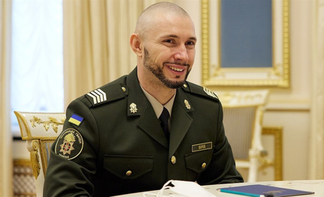 Виставку фото з життя воїна Віталія Марківа, якого засуджували в Італії, відкрили в Херсоні