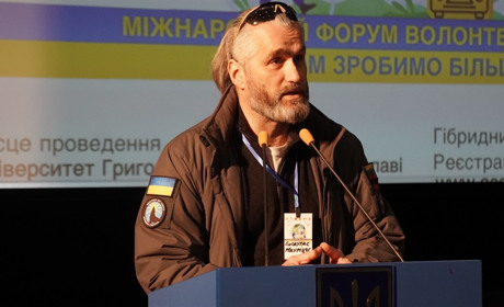 На форумі волонтерів у Переяславі виступив литовський ветеран, який навчає українських воїнів