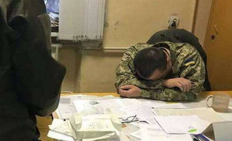 Бухгалтер військової частини на Житомирщині привласнив 800 тисяч гривень: справу передано до суду