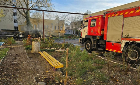 Росіяни обстріляли центр Херсона: влучили по лікарні та житловим будинкам. Є загиблі та поранені