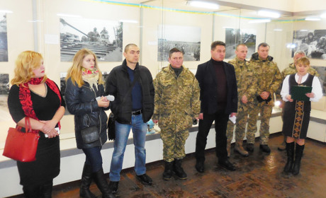 Живуть герої у фотографіях
