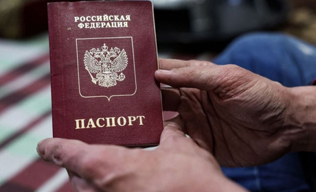 Генічеську загарбники складають списки тих, хто не бере паспорт РФ