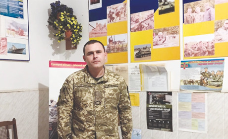 Війна — це зовсім інший світ,  де гроші нічого не вирішують, вона змінює кожного, —  Тарас Комендат